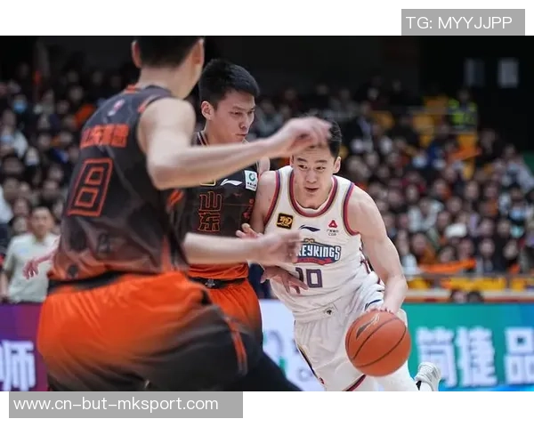 11月2日CBA吉林队与山东队激战第四节精彩瞬间回顾 11月2日CBA吉林队与山东队激战第四节精彩瞬间回顾