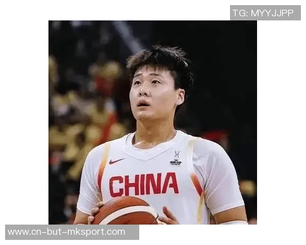 男篮落后，谁留意赵睿？冲到替补席，挨个给周琦等4将该支招！